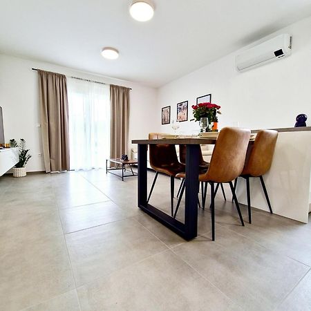 Apartments Laura & Nino Πούλα Εξωτερικό φωτογραφία