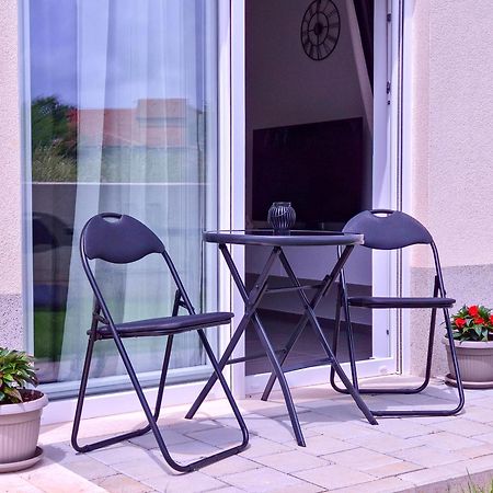 Apartments Laura & Nino Πούλα Εξωτερικό φωτογραφία